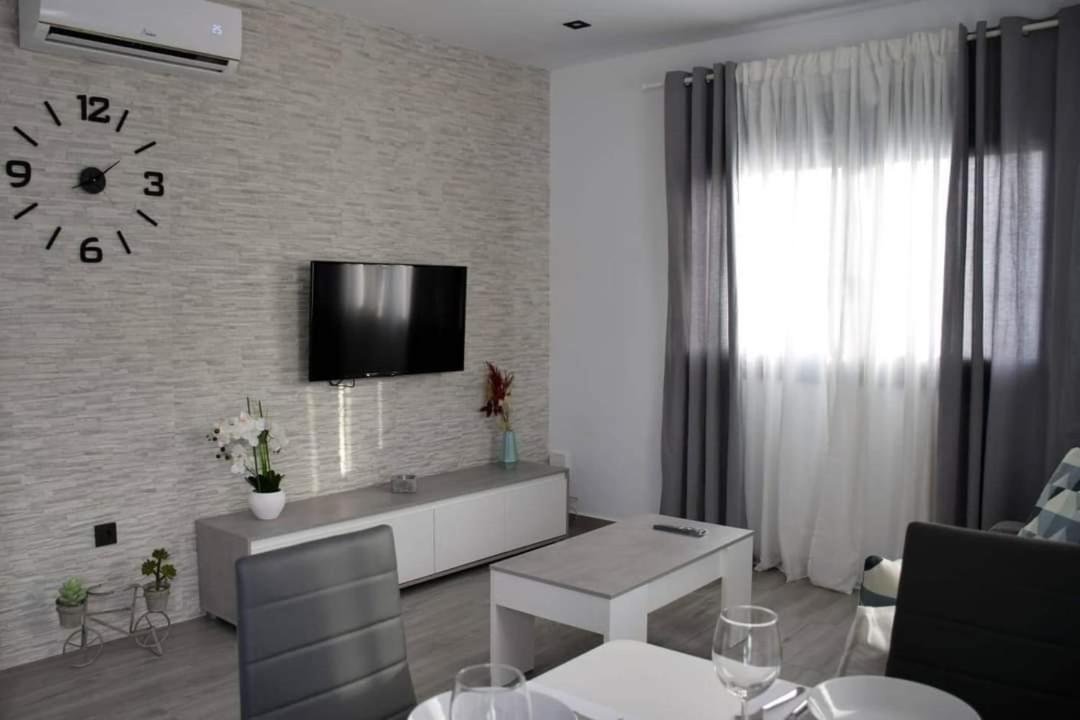 Alojamientos Lola, Suite Con Jacuzzi بينالوب كاساس فِييخاس المظهر الخارجي الصورة