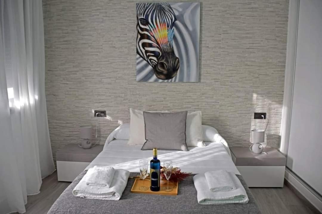 Alojamientos Lola, Suite Con Jacuzzi بينالوب كاساس فِييخاس المظهر الخارجي الصورة