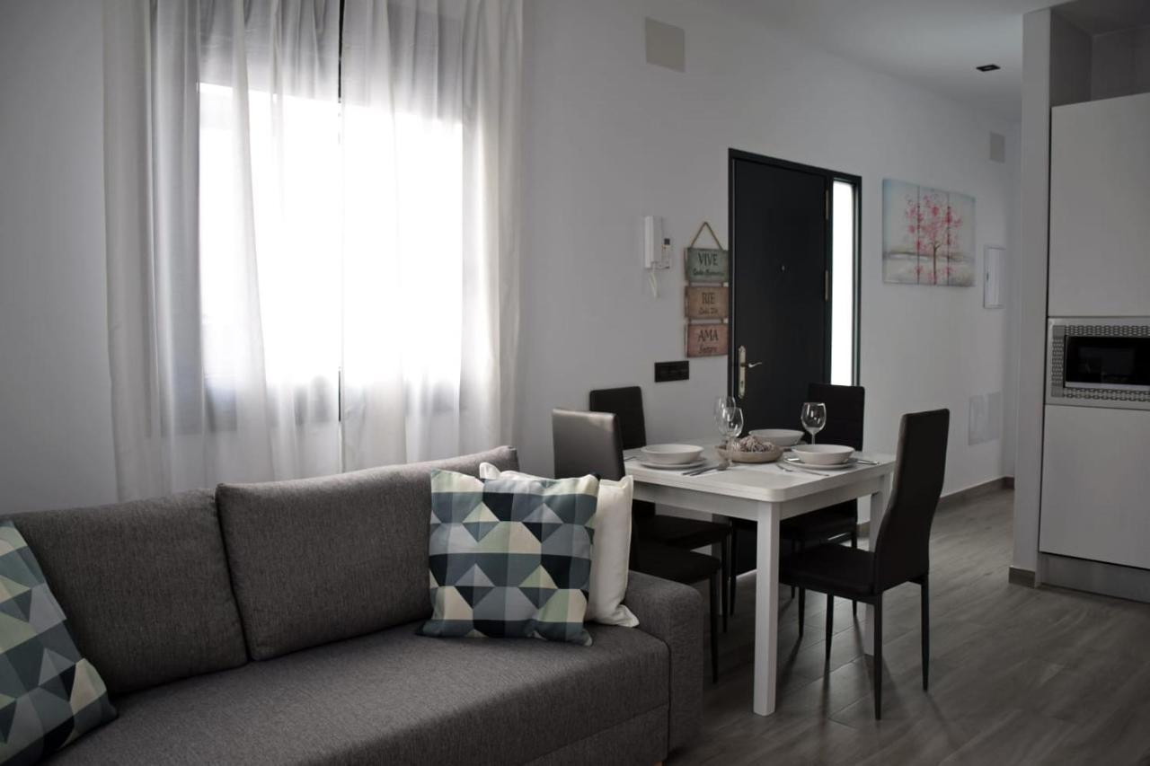 Alojamientos Lola, Suite Con Jacuzzi بينالوب كاساس فِييخاس المظهر الخارجي الصورة