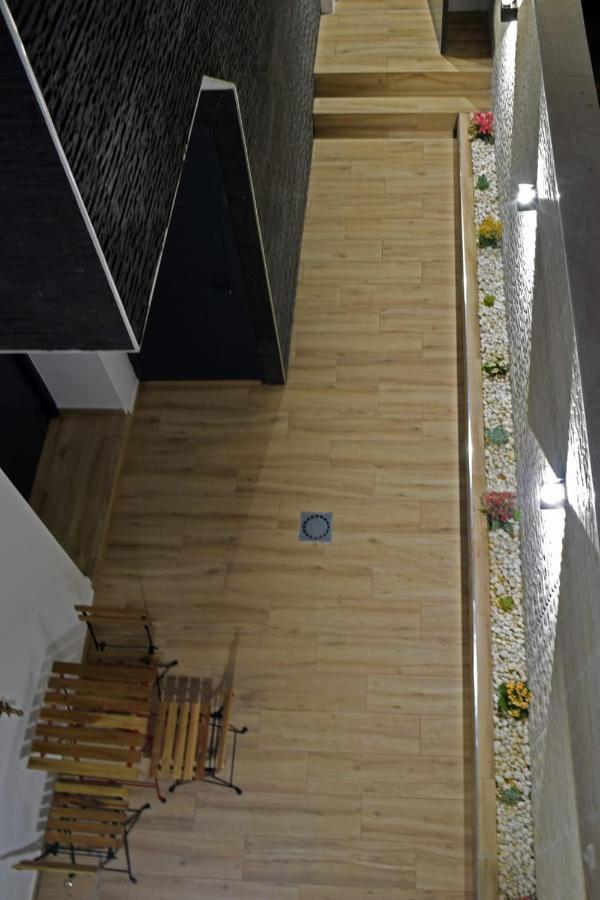 Alojamientos Lola, Suite Con Jacuzzi بينالوب كاساس فِييخاس المظهر الخارجي الصورة